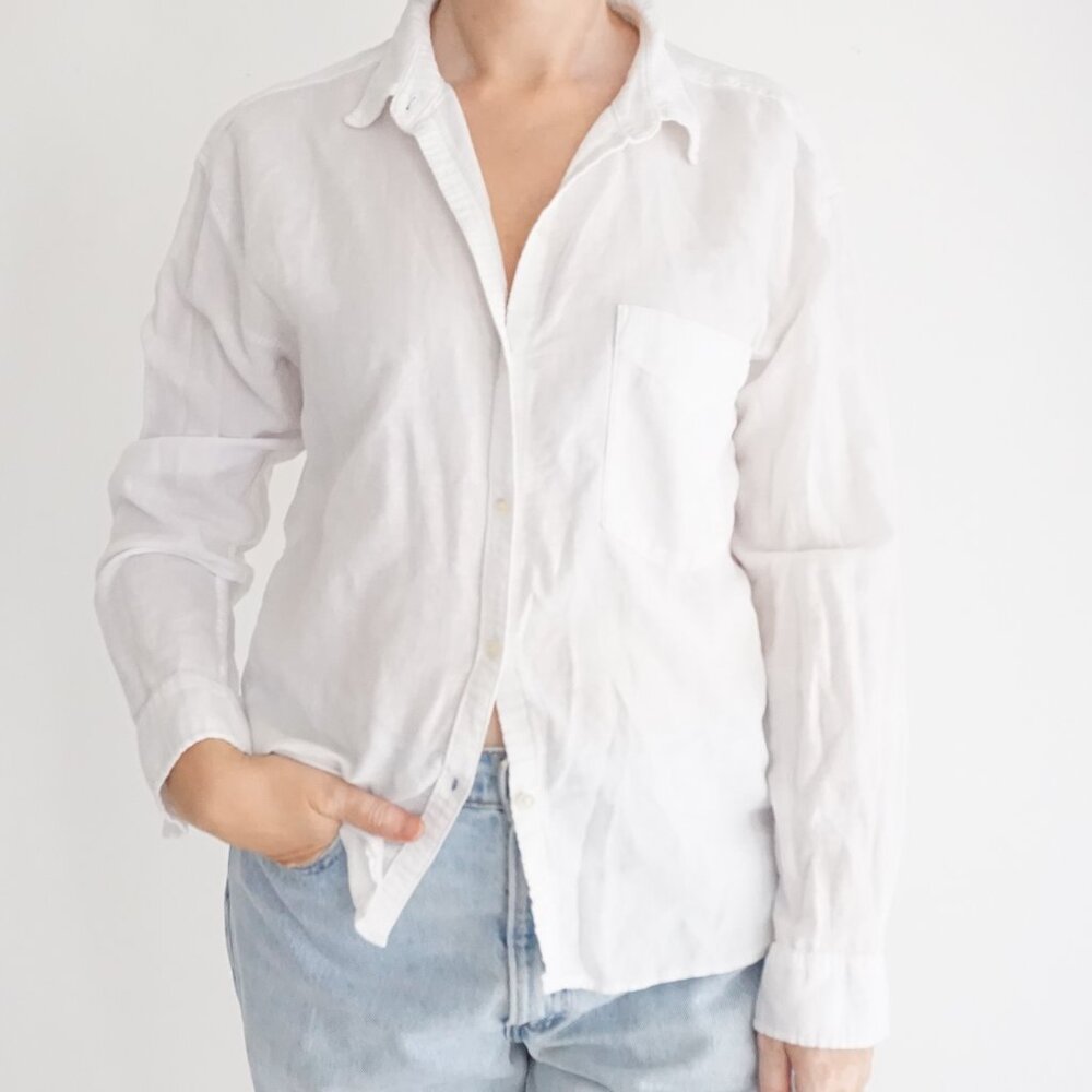 Aritzia Crisp White Button-Down Shirt